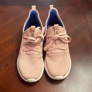 Adidas women’s cloud foam 6.5